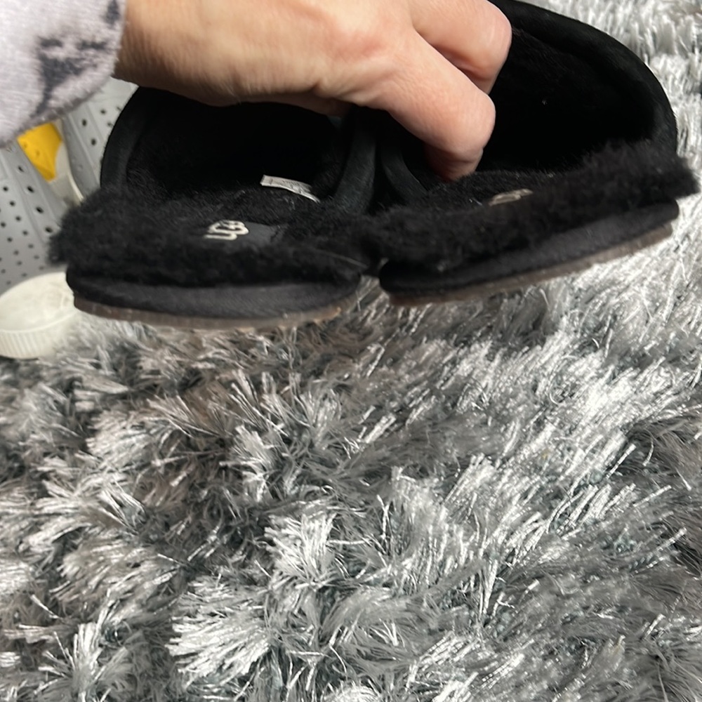 Ugg Slipper - Picture 11 of 11
